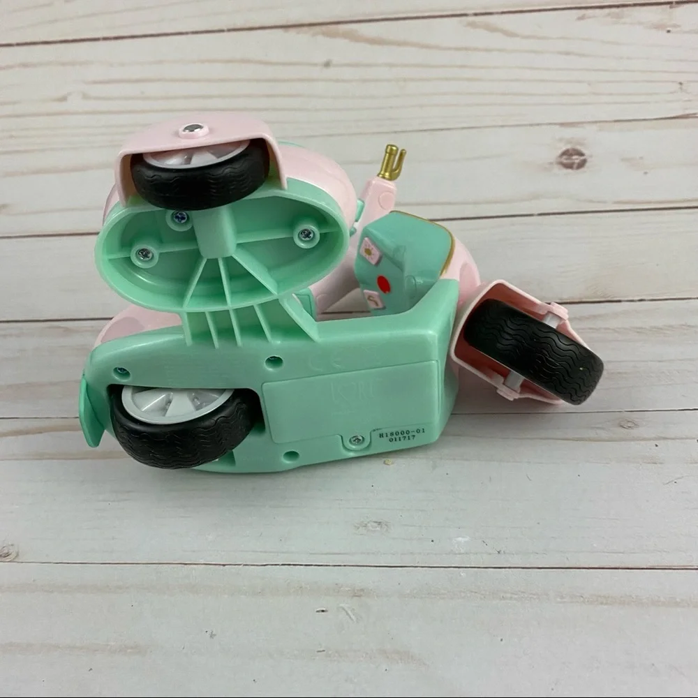 Battat Lori Doll Scooter Let’s go for a spin 6” FM Radio